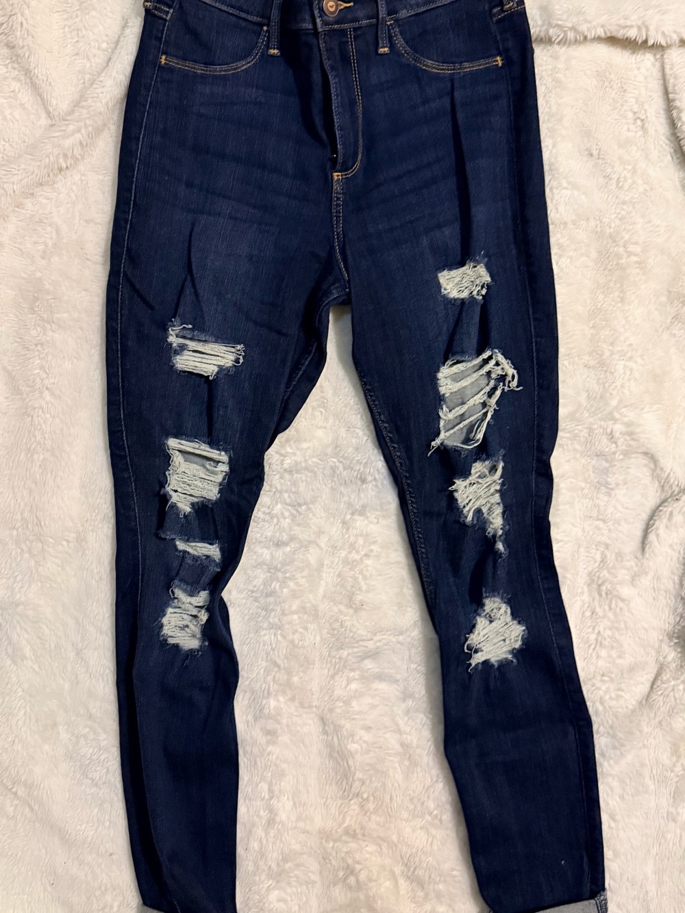 Hollister Dark Blue Distressed Women’s Jeans - Classic Ripped Denim